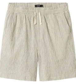 LMTD Shorts - NlmHugo - Turtledove m. Striber