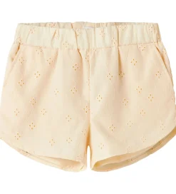 Name It Shorts - NmfVioleta - Buttercream m. Broderi Anglaise